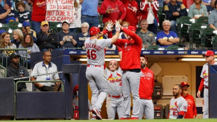 cardinals-extend-winning-streak-to-11-vs.-brewers,-clinch-14th-consecutive-winning-season