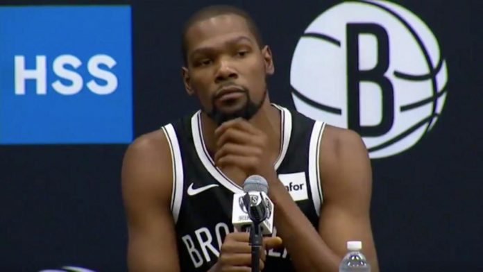 watch:-david-letterman-crashes-nets-media-day,-asks-kevin-durant-questions