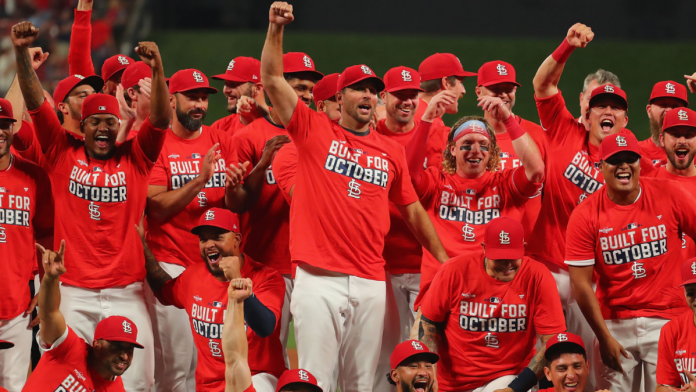 cardinals-clinch-second-nl-wild-card-spot-as-winning-streak-hits-17-vs.-brewers