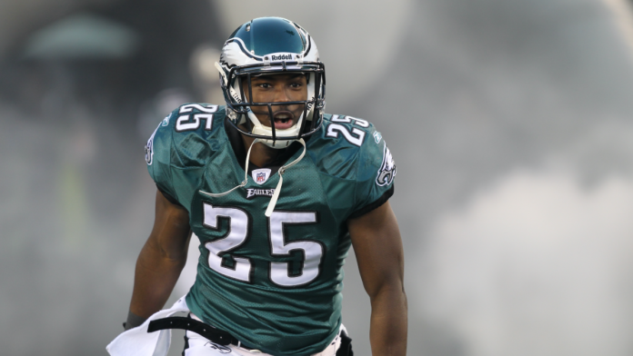 lesean-mccoy-set-to-retire-as-a-member-of-the-eagles-after-12-stellar-seasons-in-the-nfl