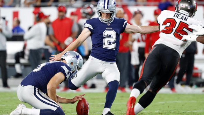 cowboys’-greg-zuerlein-remorseful-after-poor-performance-vs.-bucs,-team-still-‘confident’-in-his-abilities