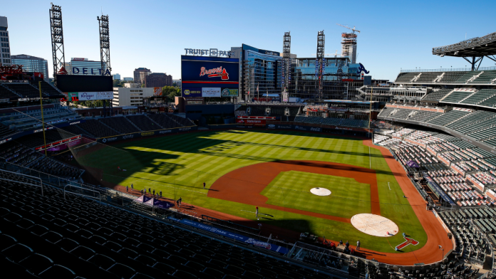 watch:-truist-park-stadium-workers-attempt-to-corral-cat-roaming-the-upper-deck-before-braves-vs.-phillies