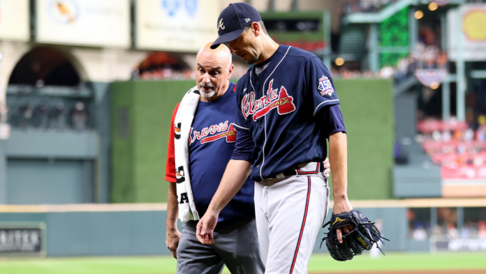 charlie-morton-injury:-braves-pitcher-out-for-world-series-after-breaking-leg-on-comebacker