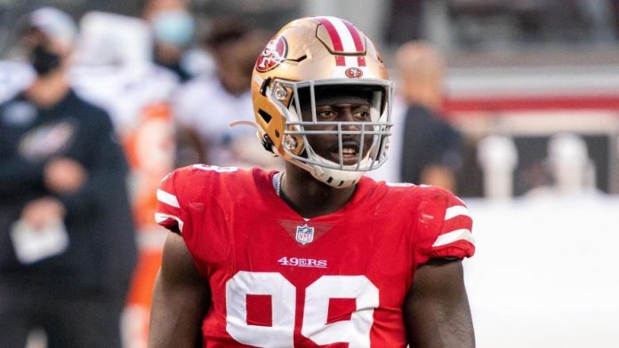 49ers’-javon-kinlaw-getting-knee-examined,-could-be-facing-season-ending-surgery