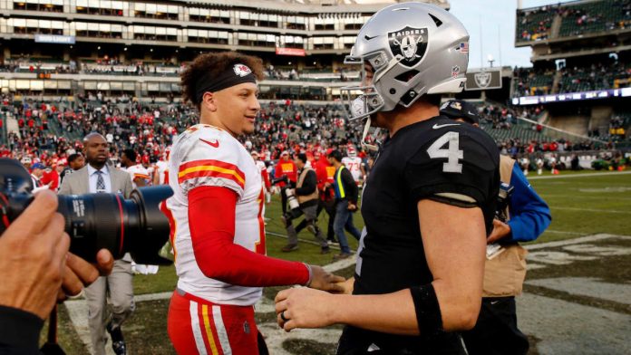 chiefs-at-raiders-predictions:-point-spread,-total,-player-props,-trends-for-‘sunday-night-football’