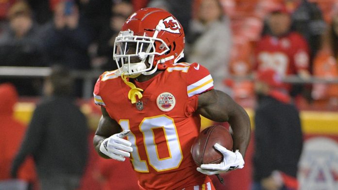 nfl-dfs,-chiefs-vs.-raiders:-top-draftkings,-fanduel-daily-fantasy-football-picks-for-sunday-night-football