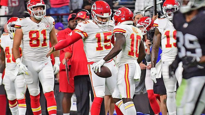 andy-reid-reveals-adjustment-that-led-to-patrick-mahomes’-breakout-game-in-victory-over-raiders