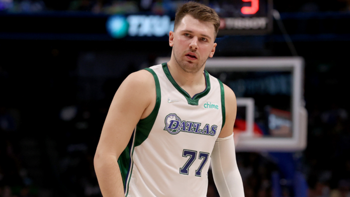 luka-doncic-injury:-mavericks-star-expected-to-miss-time,-but-ankle-issue-reportedly-not-serious