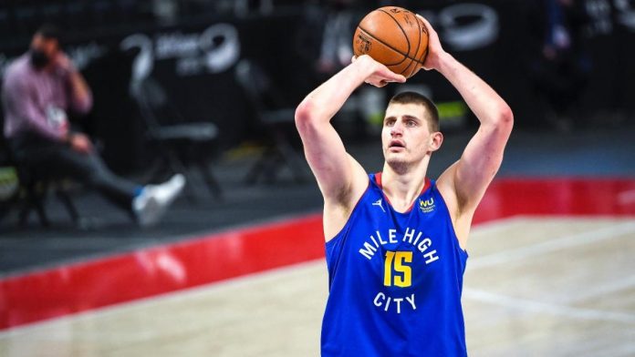 nba-dfs:-nikola-jokic-and-top-draftkings,-fanduel-daily-fantasy-basketball-picks-for-nov.-19,-2021