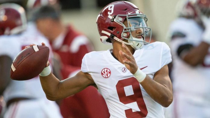 alabama-vs.-arkansas-odds,-line:-2021-college-football-picks,-sec-on-cbs-predictions-from-model-on-36-23-run