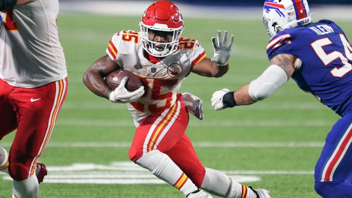 chiefs-to-activate-clyde-edwards-helaire-ahead-of-sunday’s-game-vs.-cowboys,-per-report