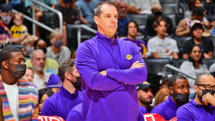 frank-vogel-thinks-win-over-pistons-‘can-change-the-momentum’-of-lakers’-season,-and-his-players-concur