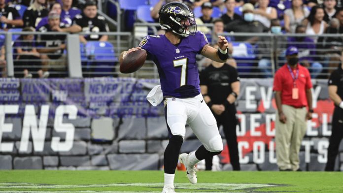 cardinals-sign-trace-mcsorley-off-ravens-practice-squad,-adding-depth-to-quarterback-room