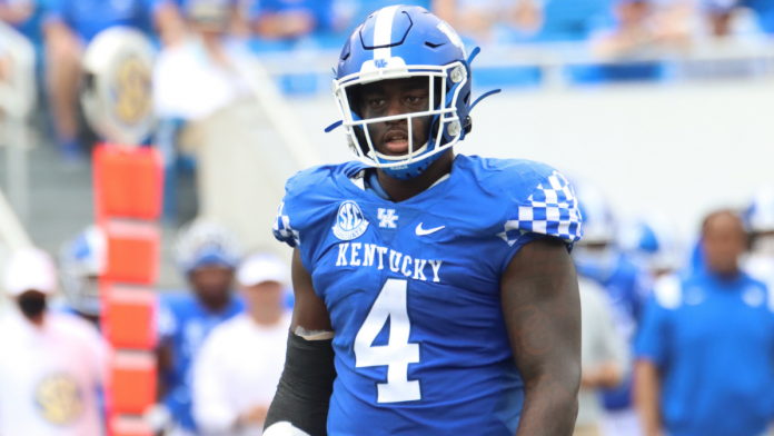 watch:-kentucky-de-josh-paschal-stars-as-‘defender-of-decay’-in-hilarious-ad-for-local-dentist